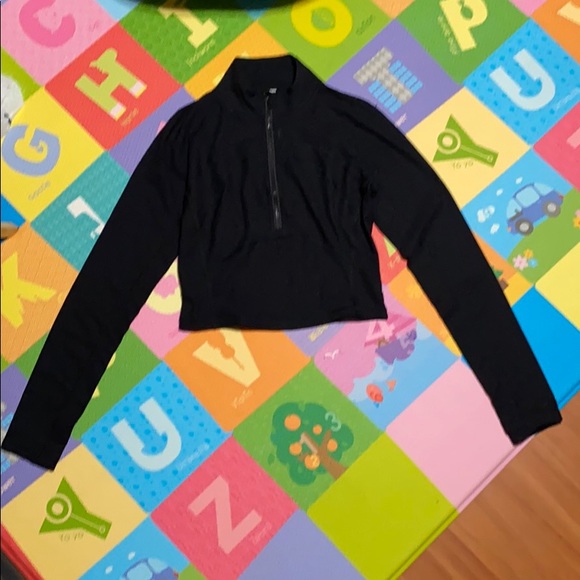 Lululemon Cropped 1/2 Zip Pullover